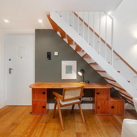 Whome Lisbon's Elite A Stylish & Modern W Patio * ליסבון