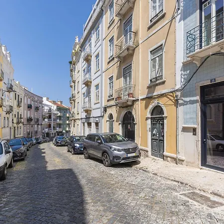 Whome Lisbon's Elite A Stylish & Modern W Patio Appartement *